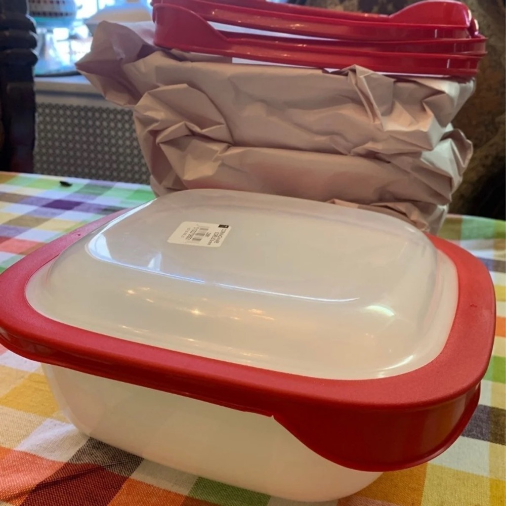 Corningware bowl with lid